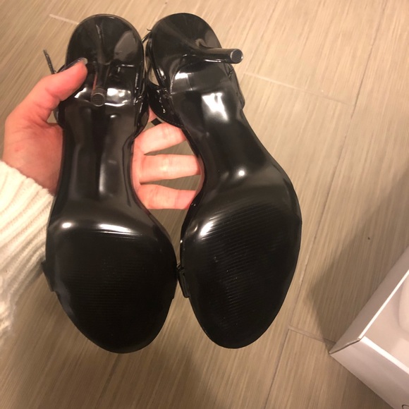 Steve Madden Black Sandals - Picture 4 of 8
